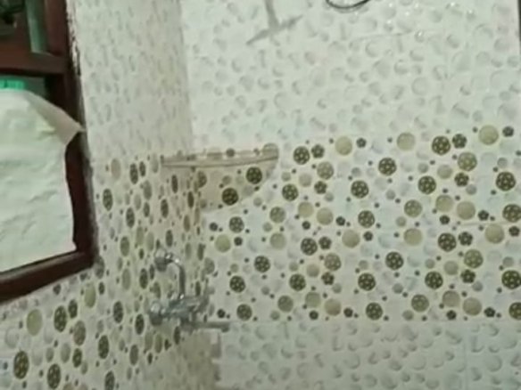 584