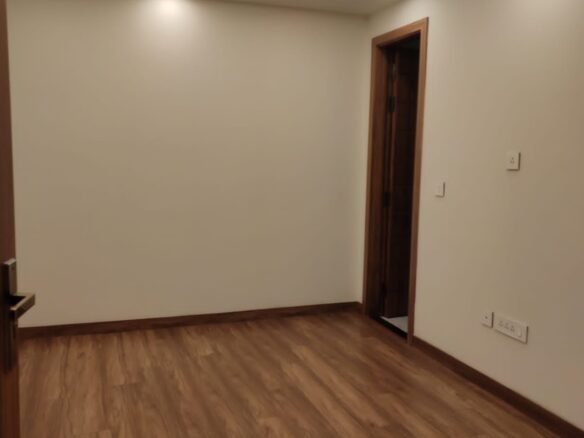 584