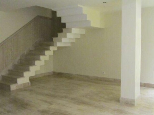 584