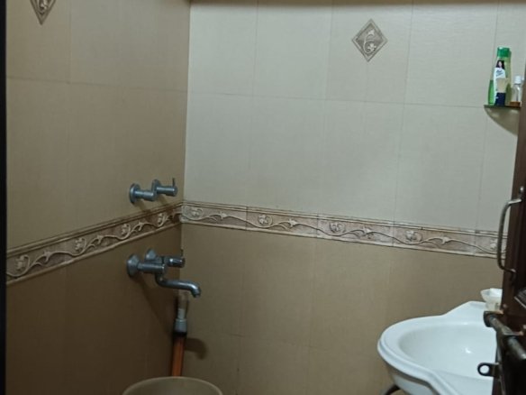 584
